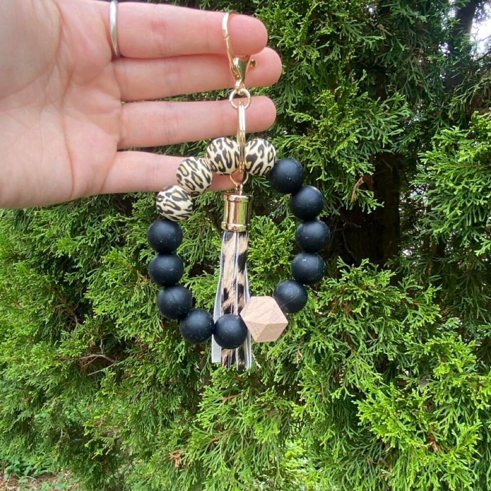 Black/Brown Cheeta Print Beaded keychain
